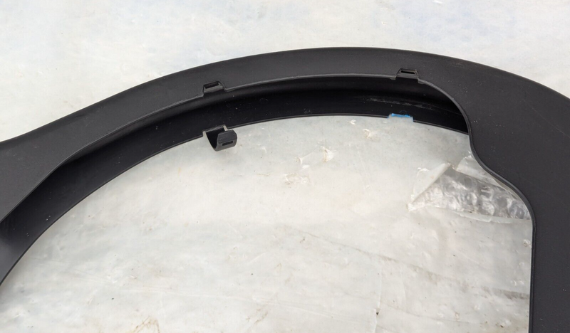MERCEDES-BENZ C-CLASS W204 07-11 REAR RIGHT BOOT LID HINGE COVER A2048210289