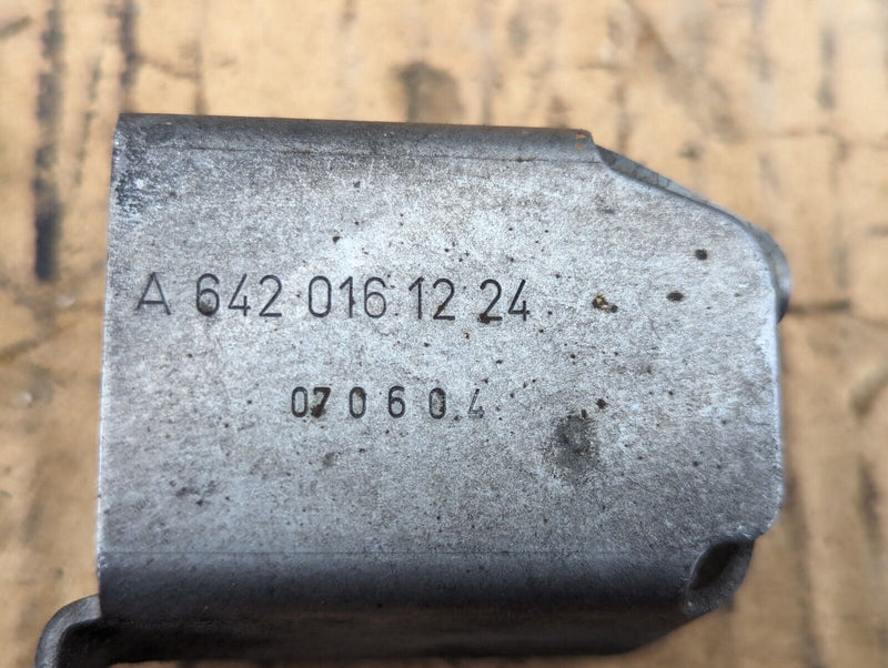 MERCEDES S-CLASS S320 W221 06-13 CRANKSHAFT POSITION SENSOR SHIELD A6420161224