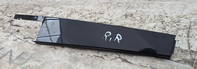 SKODA KAROQ NU7 17-2021 REAR RIGHT O/S DOOR WINDOW FRAME TRIM 575837902B GENUINE
