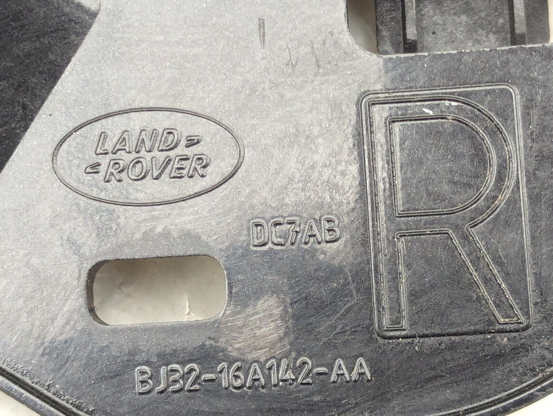 RANGE ROVER EVOQUE L538 FRONT RIGHT O/S FENDER WING MOUNT BRACKET BJ32-16A142-AA