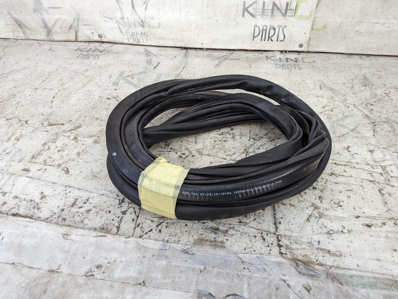 AUDI E-TRON 2018-ON REAR DOOR INNER GASKET RUBBER SEAL 4KE833721 GENUINE