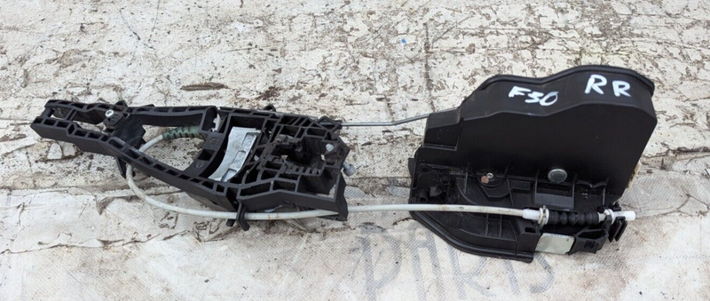 BMW 3 SERIES F30 11-19 REAR RIGH O/S/R DOOR HANDLE CARRIER W/DOOR LOCK MECHANISM
