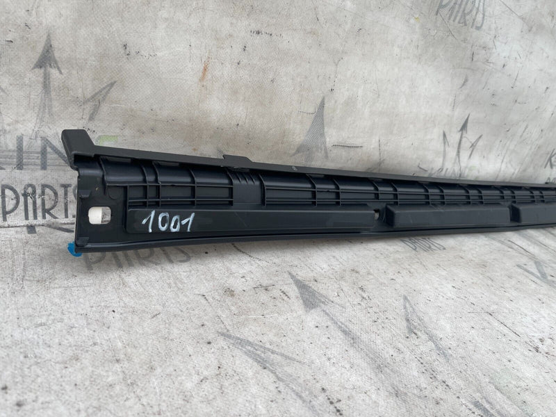 AUDI A3 8V 2013-2019 RIGHT DRIVER SIDE SKIRT TRIM BRACKET 8V4854536A