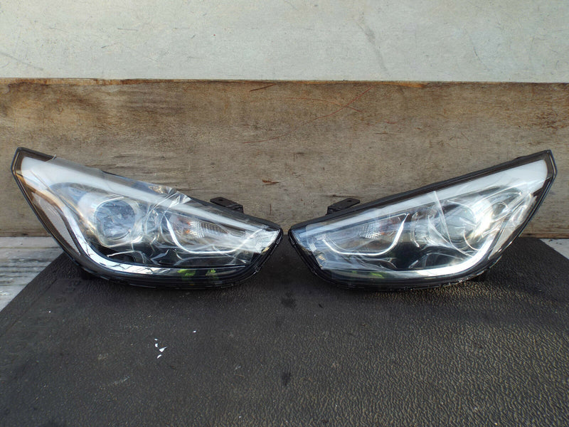 HYUNDAI IX35 2010-2013 PAIR XENON HEADLIGHT HEADLAMP GENUINE(NO BALLAST NO BULBS