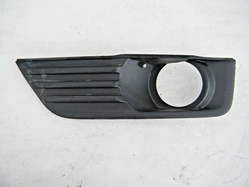 FORD FOCUS MK2 2004-10 FRONT BUMPER LEFT FOGLIGHT SURROUND 4M5119953AE (S16-15)