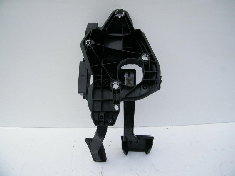 VW GOLF VII MK7 R GTI 2013-16 AUTOMATIC THROTTLE PEDAL ACCELERATOR GAS 5Q2723058