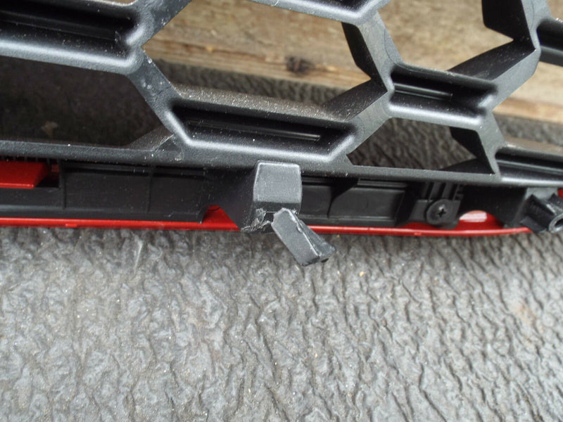 Hyundai IX20 Cross Facelift 2015-On Front Bumper Grill Bonnet Genuine Grille Red