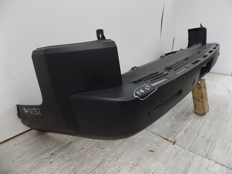 LAND ROVER DISCOVERY SE 3 MK3 L319 2004-2007 BLACK REAR BUMPER GENUINE (B0151)