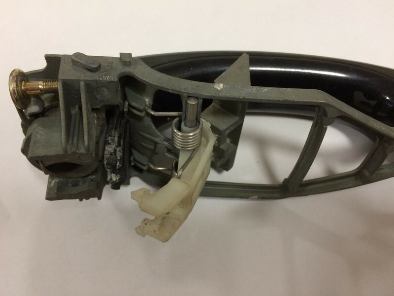 VW TOUAREG MK1 7L 02-06 FRONT DOOR HANDLE MECHANISM RIGHT DRIVER SIDE 7L0837886D