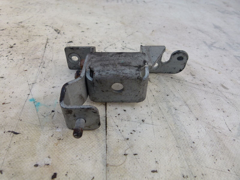 MERCEDES C W204 2007-2011 2.2 CDI ENGINE MOUNT BRACKET GENUINE A2044901140