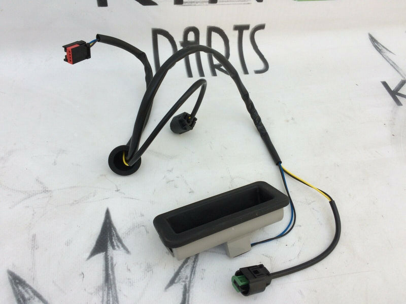 RANGE ROVER SPORT L320 2010-13 BOOTLID HANDLE RELEASE SWITCH TAILGATE YUZ500020