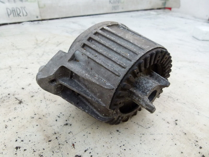 MERCEDES C W204 2007-2011 FRONT RIGHT ENGINE MOUNTING GENUINE A2042400317