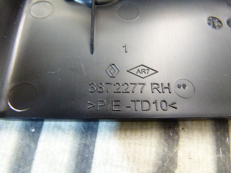 RENAULT CAPTUR 2020-ON RIGHT SIDE COVER PLASTIC PLUG PANEL 3872277RH