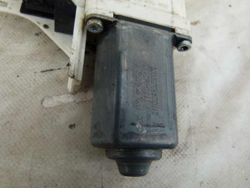 AUDI A4 B8 8K 2007-11 FRONT RIGHT DOOR WINDOW MOTOR GENUINE 8K0959802