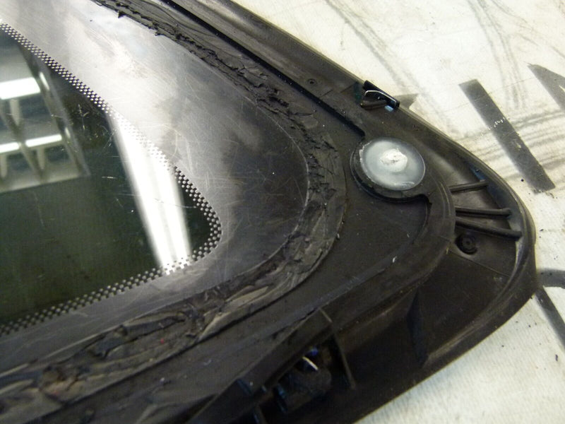 PEUGEOT 308 SW ESTATE 2017-21 REAR RIGHT SIDE WINDOW GLASS 9805551380