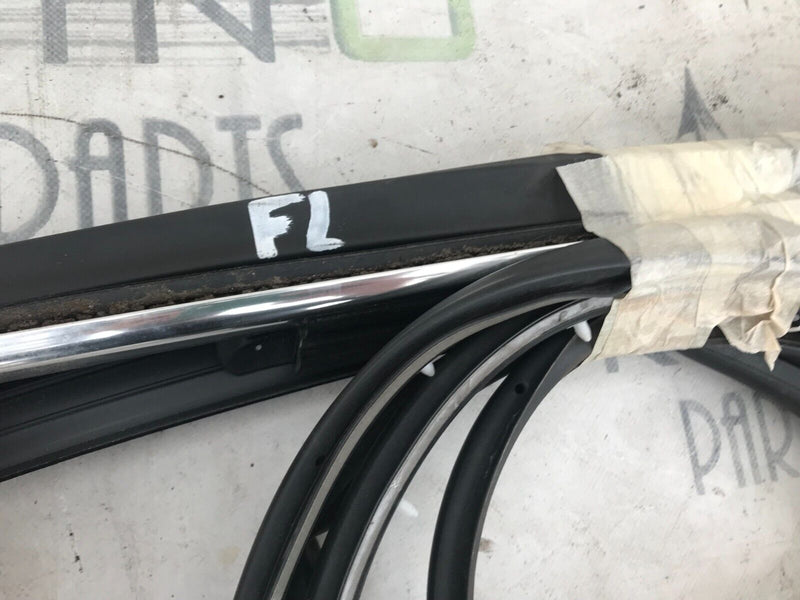 VAUXHALL INSIGNIA A 08-16 SET FRONT WINDOW LEFT SIDE FRAME, RUBBER, TRIM COVER