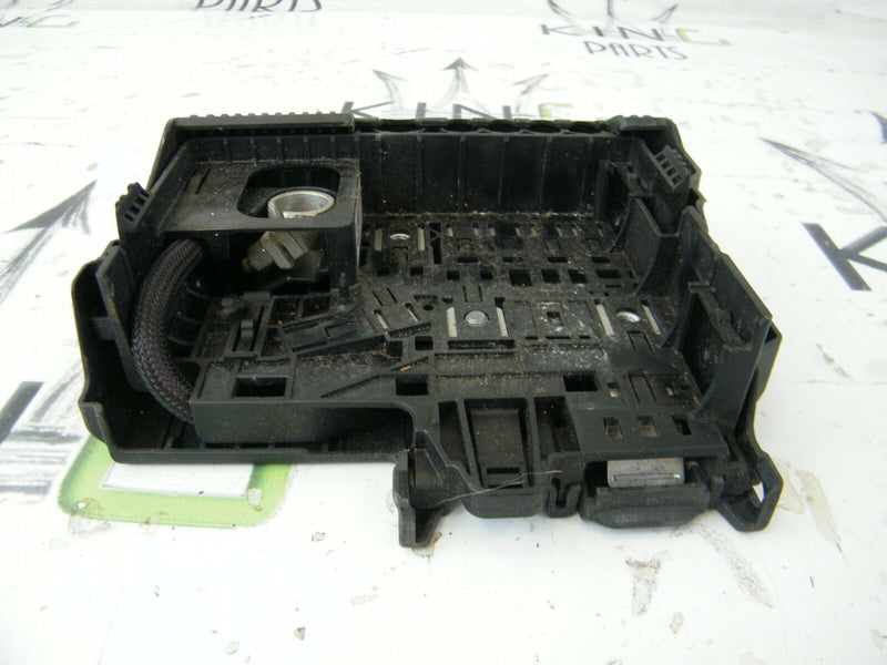 VAUXHALL CORSA E 2014-ON BATTERY TERMINAL CLAMP MODULE 525230582