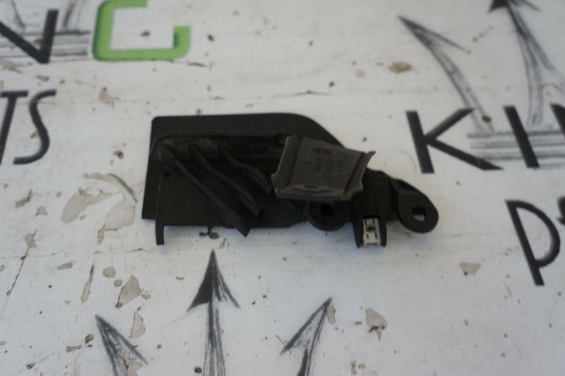 VW GOLF VI MK6 2008-2012 REAR RIGHT WHEEL SKIRT MUD FLAP UNDER GUARD TRIM
