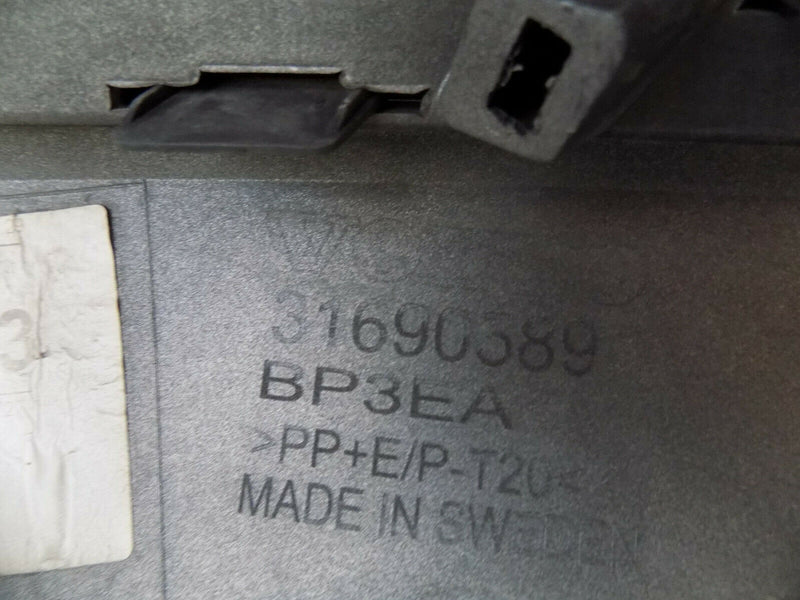 VOLVO V60 II MK2 INSCRIPTION 2018 2019 FRONT BUMPER GENUINE PDC 31690589