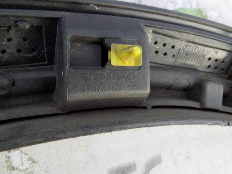 VOLVO XC90 2015-ON FRONT RIGHT WHEEL ARCH TRIM COVER PANEL BLACK 31378163
