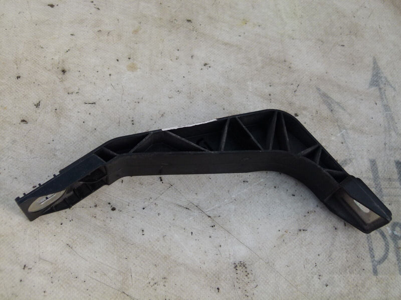 AUDI Q3 8U 2012-14 RADIATOR RIGHT LOWER BRACKET GENUINE 8U0805528