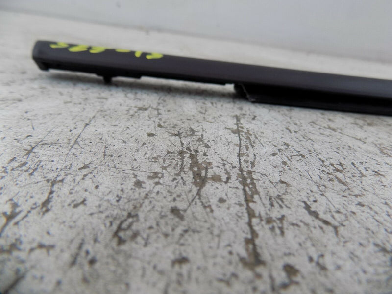 RENAULT CLIO III 2005-12 RIGHT FRONT GLASS COVER SCREEN FILL 8200426703 (S25-13)