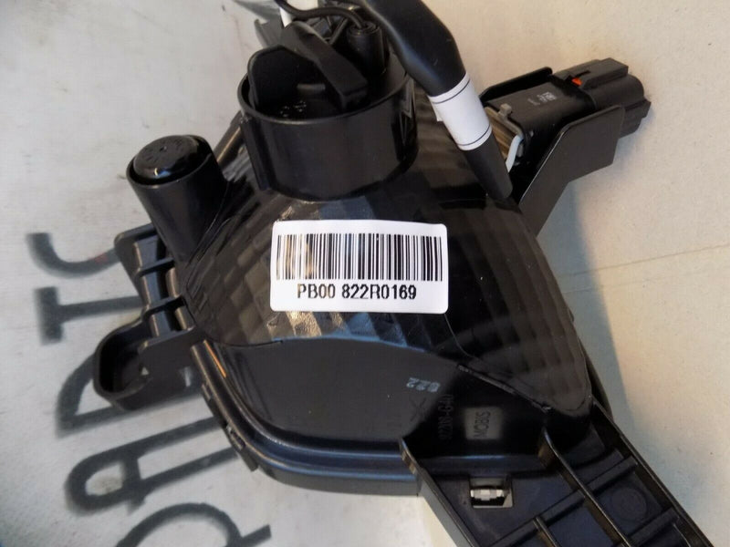 HYUNDAI i30 2017-2020  FRONT RIGHT HALOGEN DRIVER SIDE GENUINE 92208-G40