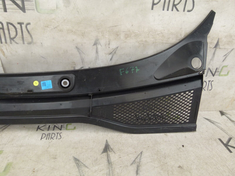 VW VOLKSWAGEN GENUINE  WINDSCREEN WIPER COVER SCUTTLE PANEL 11C819401