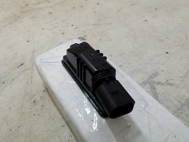 VW GOLF MK6 2008-2012 LICENCE NUMBER PLATE LIGHT GENUINE 1K8943021