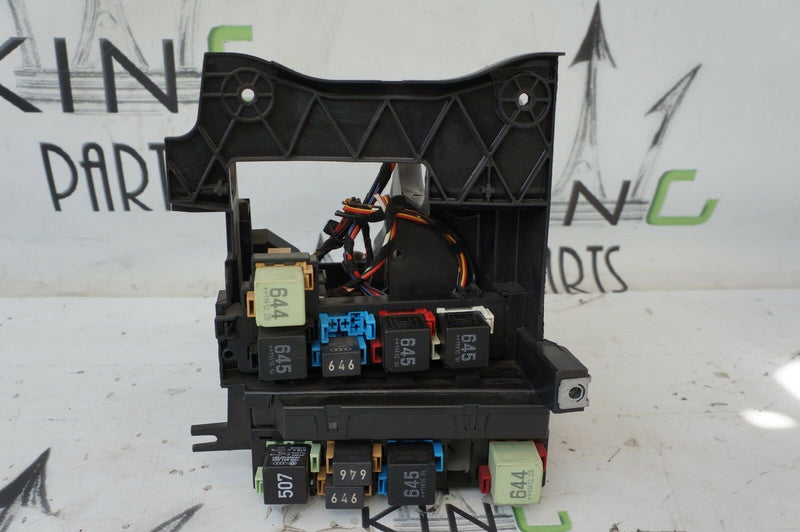 VW GOLF VI MK6 AUDI A3 2008-2012 UNDER BONNET FUSE BOX WITH BRACKET 1K0937084F