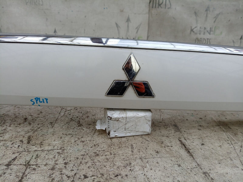 MITSUBISHI OUTLANDER 2014-2019 TAILGATE COVER BOOT LID TRIM 5817A265-02