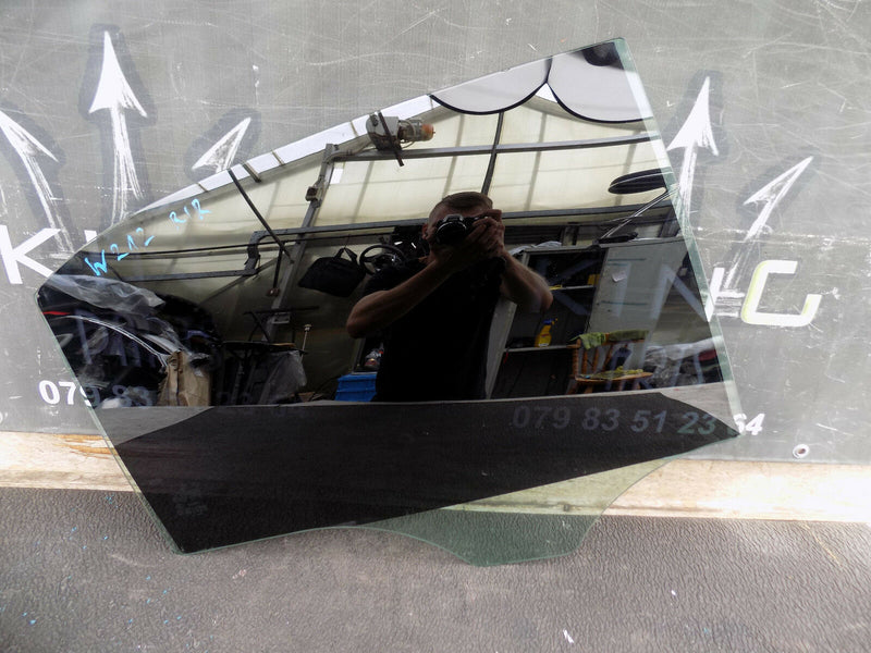 MERCEDES W212 E220 2010-2015 SALOON REAR DOOR WINDOW GLASS TINTED RIGHT SIDE O/S