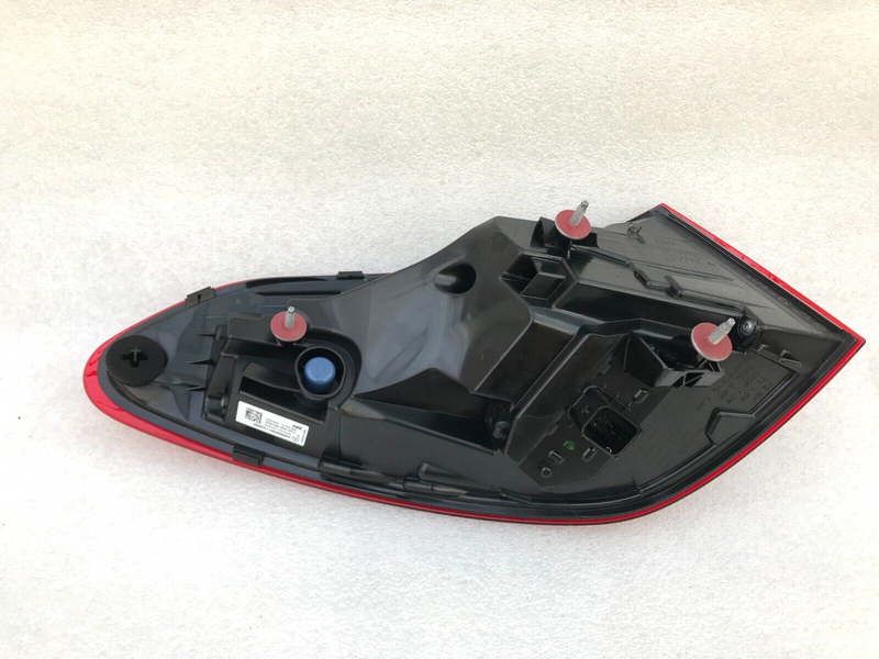 MERCEDES W206 ESTATE 2021-ON *10PIN REAR FENDER LIGHT RIGHT SIDE A2069060401