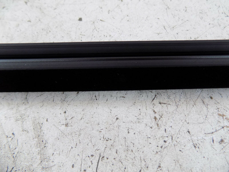 BMW X5 E70 2007-13 REAR LEFT DOOR WINDOW INNER WEATHERSTRIP SEAL 7228029 (S27-12