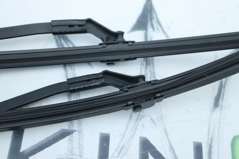 MERCEDES E CLASS W207 2009-2017 PAIR OF FRONT WINDSCREEN WIPER ARMS WITH BLADE