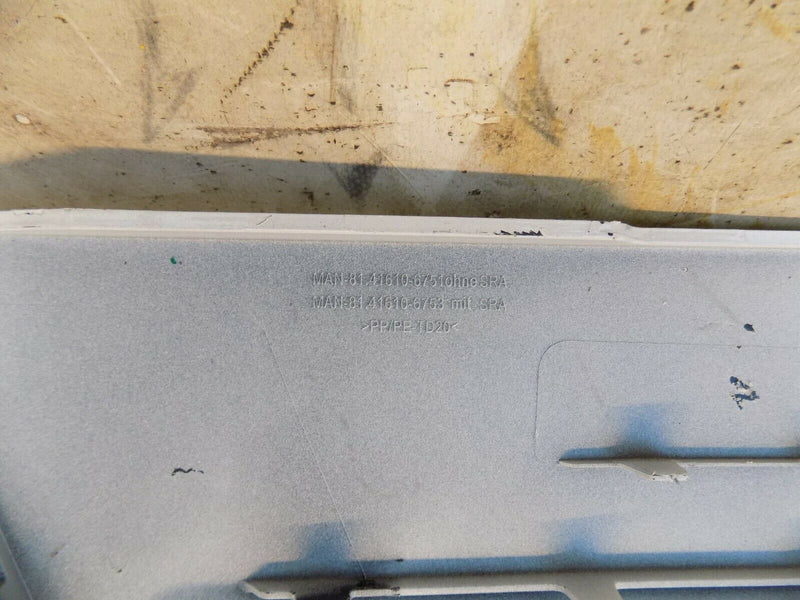 MAN TGX EURO 6 2020+ LEFT BUMPER CORNER HEADLIGHT SURROUND WHITE MAN-8141610