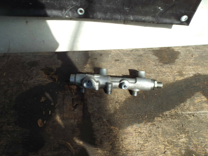 Audi Q7 Q5 2011-2015 3.0 TDI Left Fuel Rail 059130089BT