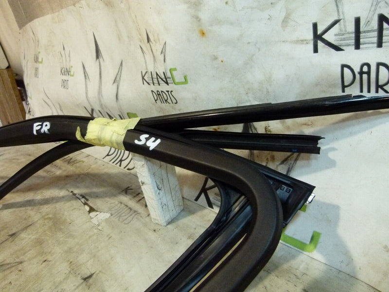 AUDI A4 S4 8W B9 2016-ON FRONT RIGHT DOOR FRAME SEAL TRIM SET 8W0867610