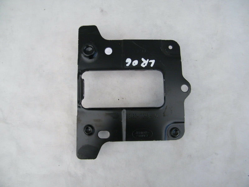LAND ROVER LEFT REAR BUMPER REINFORCEMENT BRACKETS N/SR LR042995 (LR06)
