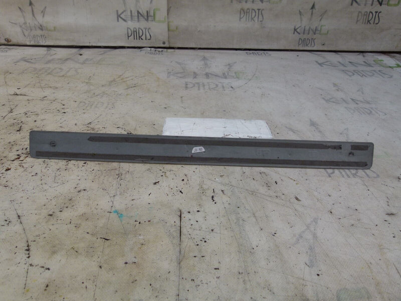 MERCEDES C W204 2007-2011 FRONT RIGHT SILL STEP TRIM GENUINE A2046800135