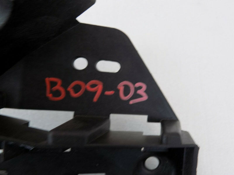 VOLVO XC90 2014-ON REAR LEFT BUMPER MOUNT BRACKET GUIDE 31407731 /S52-04/B09-03