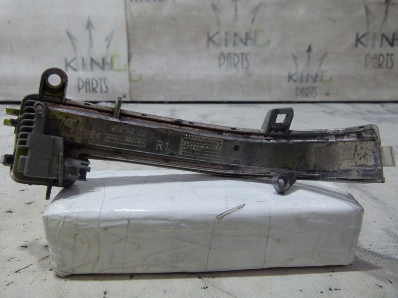 BMW 1 F20 2011-15 RIGHT MIRROR INDICATOR LIGHT GENUINE 20203102