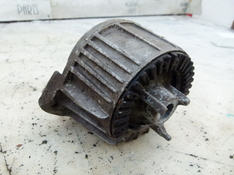 MERCEDES C W204 2007-2011 FRONT RIGHT ENGINE MOUNTING GENUINE A2042400317