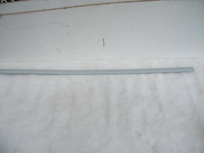 VW GOLF 2002-2005 (2-doors model) RIGHT SIDE DOOR MOULDING 1J3853516B GRU (VW41)