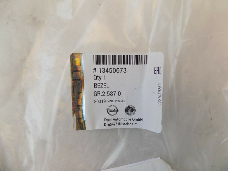 VAUXHALL CORSA E 2015-2019 LEFT FRONT BUMPER GRILLE TRIM BEZEL 13450673 /S16-48