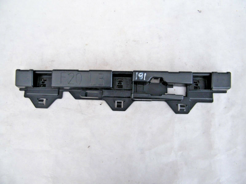 BMW 1 SERIES F20 LEFT SIDE SKIRT SILL COVER BRACKET GUIDE L3 51777240915 (181)