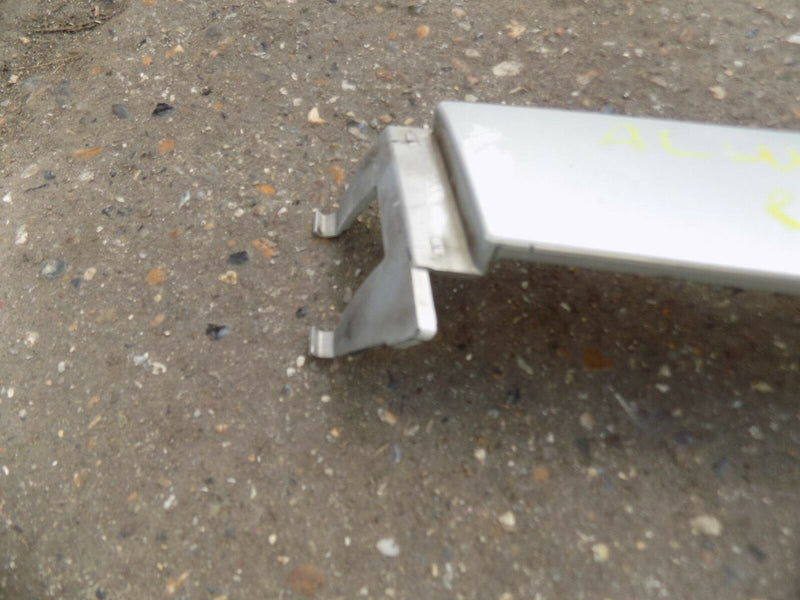 SEAT ALHAMBRA VW SHARAN 2010-ON RIGHT COVER FAIRING SLIDING RAIL 7N0843796