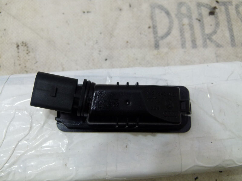 VW GOLF MK6 2008-2012 LICENCE NUMBER PLATE LIGHT GENUINE 1K8943021