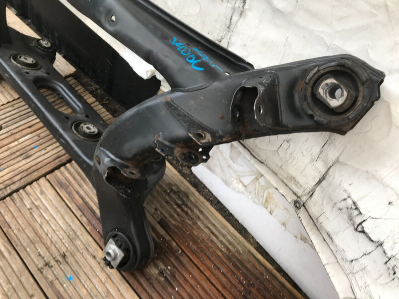 MERCEDES C-CLASS W205 1.6 DIESEL REAR SUBFRAME SUSPENSION CARRIER A2053508009