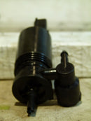 RANGE ROVER SPORT 13-17 WINDSCREEN WASHER FLUID PUMP GENUINE 1020133002